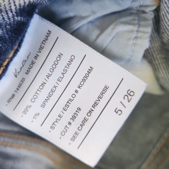 Kancan | EUC High Rise Mom Fit Acid Wash Distressed Jeans Size 5 / 26 - Picture 7 of 10